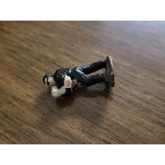 Ian Malcolm 1997 U.C.S. & Amblin Jurassic Park 1in/1 " Diecast Metal Mini Fig - Picture 6 of 9